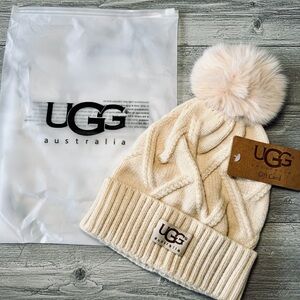 UGG New ❄️Winter Hat , Pompom beanie. Cream/Beige